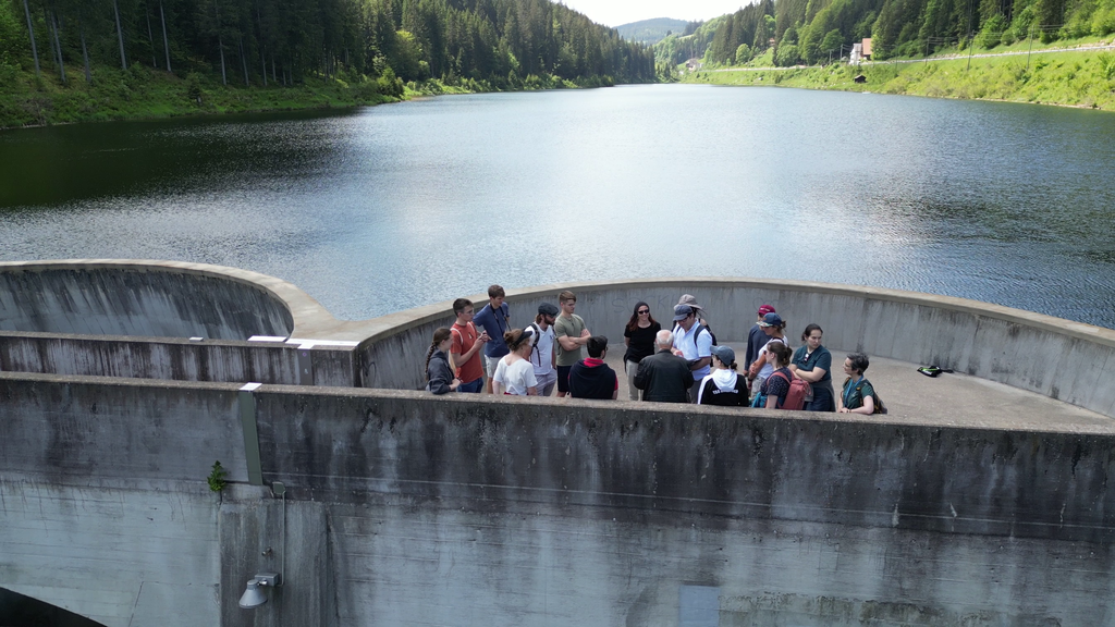 Students from KIT visiting the Linach reservoir